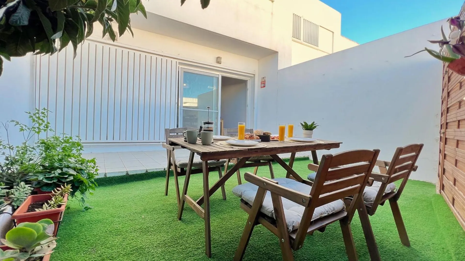 Encantador Chalet Adosado Ideal Para Familias Villa Conil De La Frontera 0*,  Spain